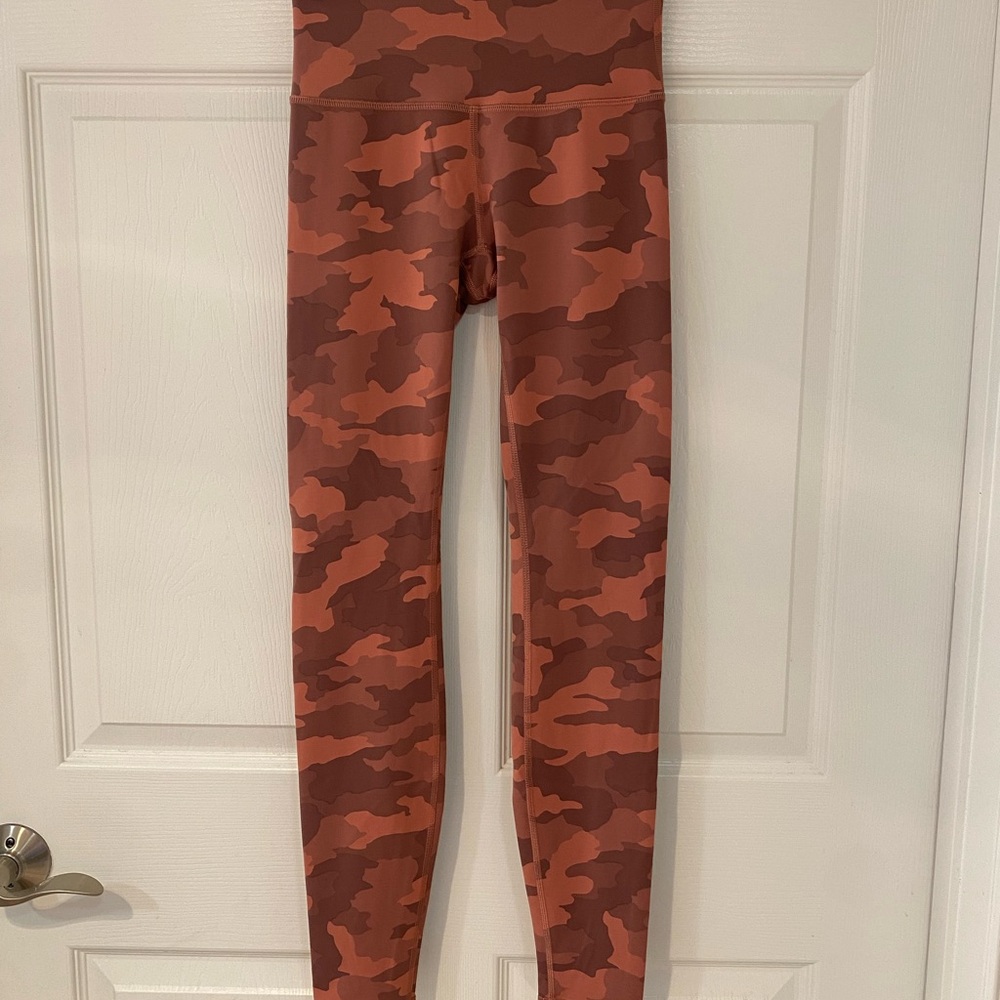 Lululemon Wunder Train Size 4 Camouflage High-Waist Leggings 28”